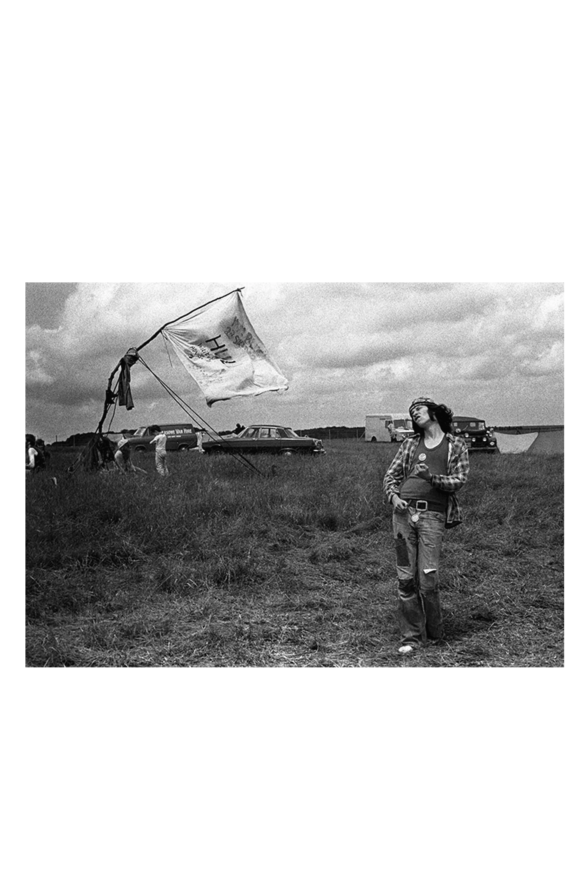 Homer Sykes - Stonehenge 1970s Counterculture - Image 10